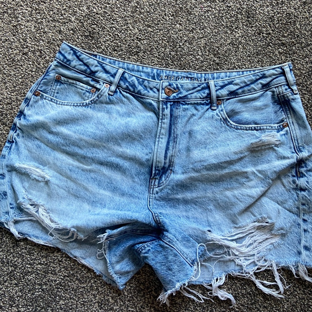 American Eagle High Rise Stretch Light Wash Distressed Denim Shorts